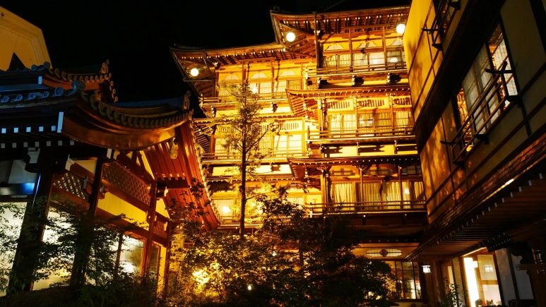 애니메이션 속 온천의 실체 "시부 온천"